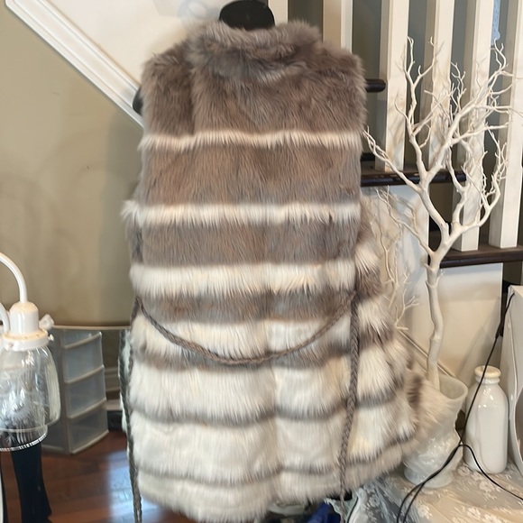 IFYKYK Forever 21 Does Amazing Faux Fur. SOFT, STRIPED & Stunning!!! - Picture 7 of 14